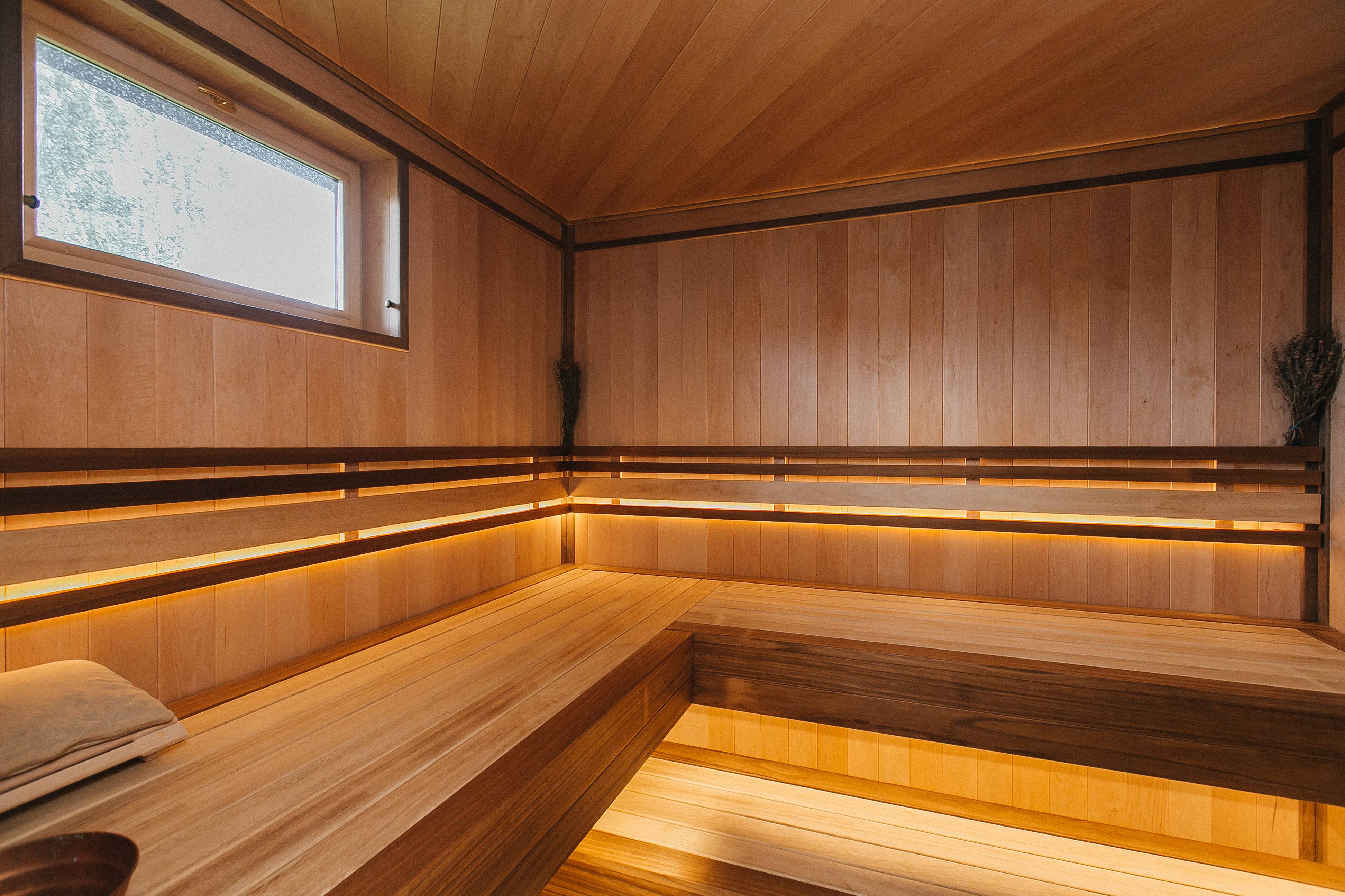 Дом с баней из клееного бруса